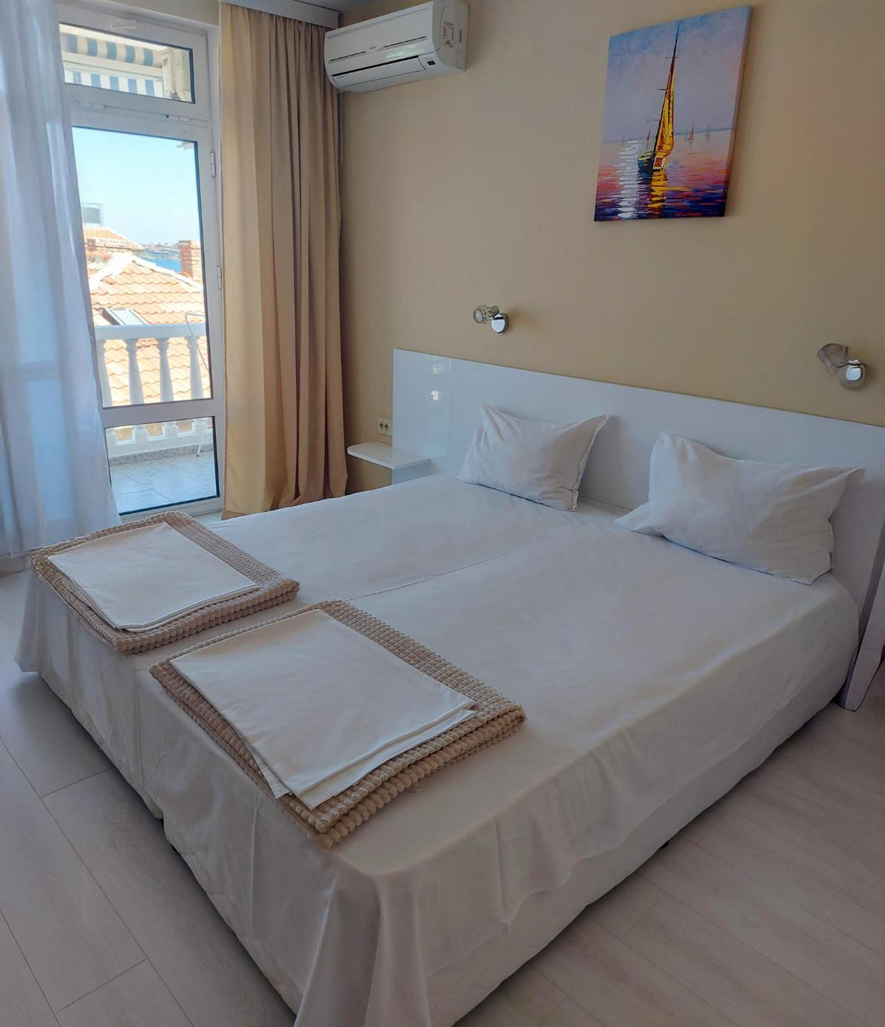 Exotic Guest House Sozopol Bagian luar foto
